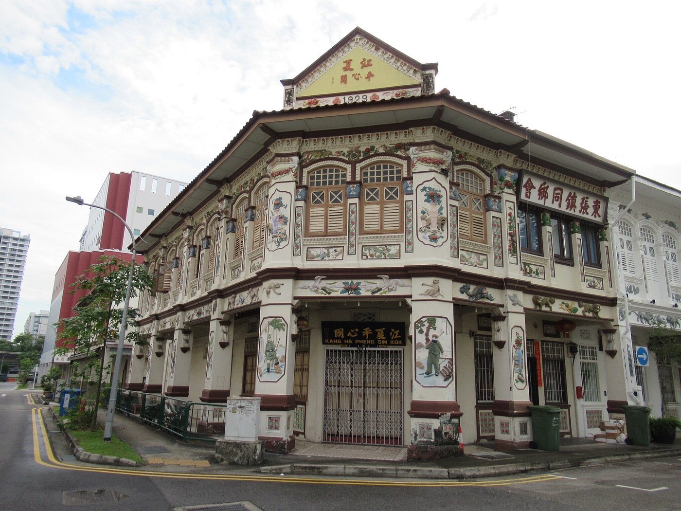 EscortinSG offers a diverse entertainment space for men