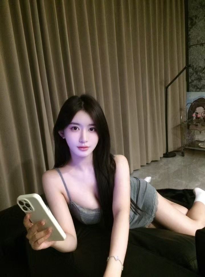 Incall Vs Outcall In Singapore (2025) – The Complete Sg Escort Guide | Escortinsg.com 2 Incall Vs Outcall Singapore – Calm Lobby Arrival For Sg Escort