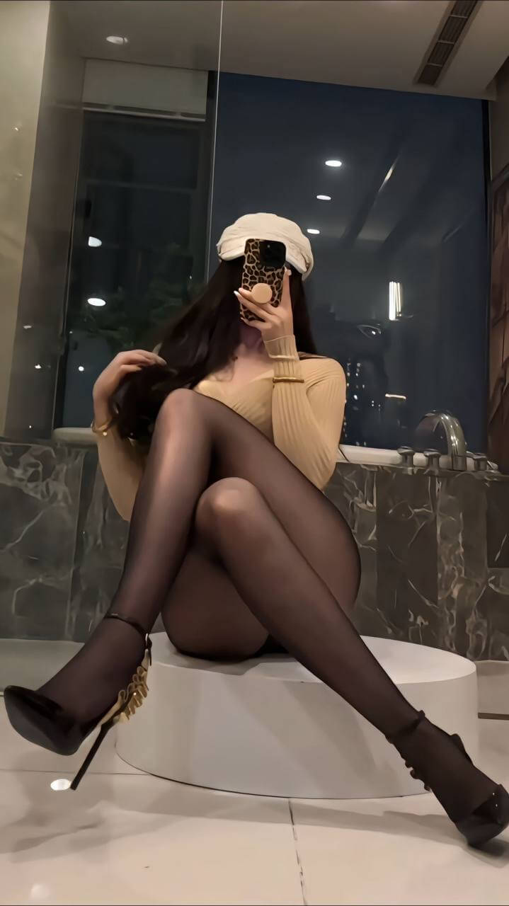 Singapore Escort Etiquette — Neutral Hotel Lobby Meet-Points